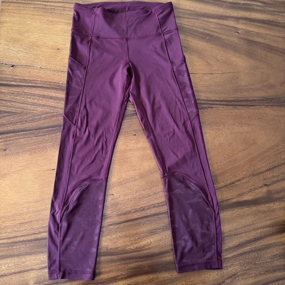 Lululemon Fast and Free 23” Leggings Garnet Plum Camo Mesh Panels Size 6 - Picture 2 of 7